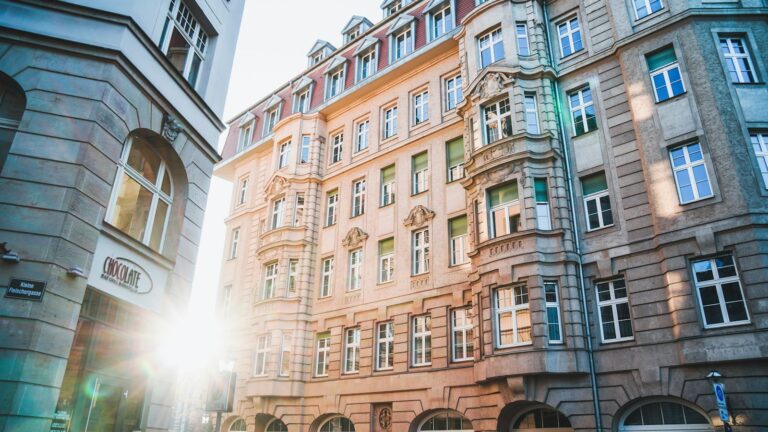 Wohngebäude in Leipzig – Foto: Clara Pfister / Unsplash